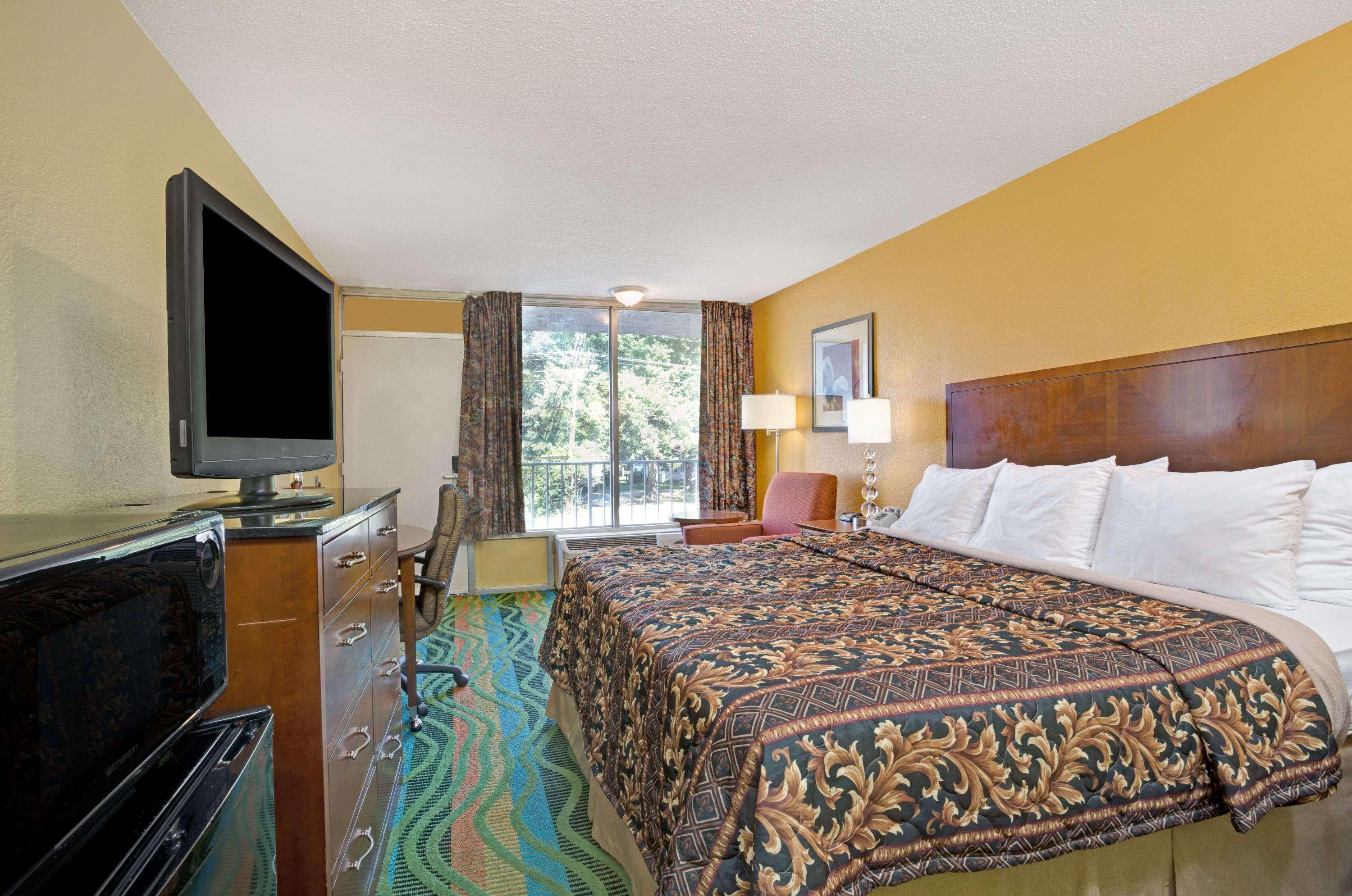Days Inn By Wyndham Norfolk Military Circle Eksteriør bilde