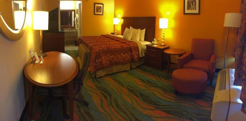 Days Inn By Wyndham Norfolk Military Circle Eksteriør bilde